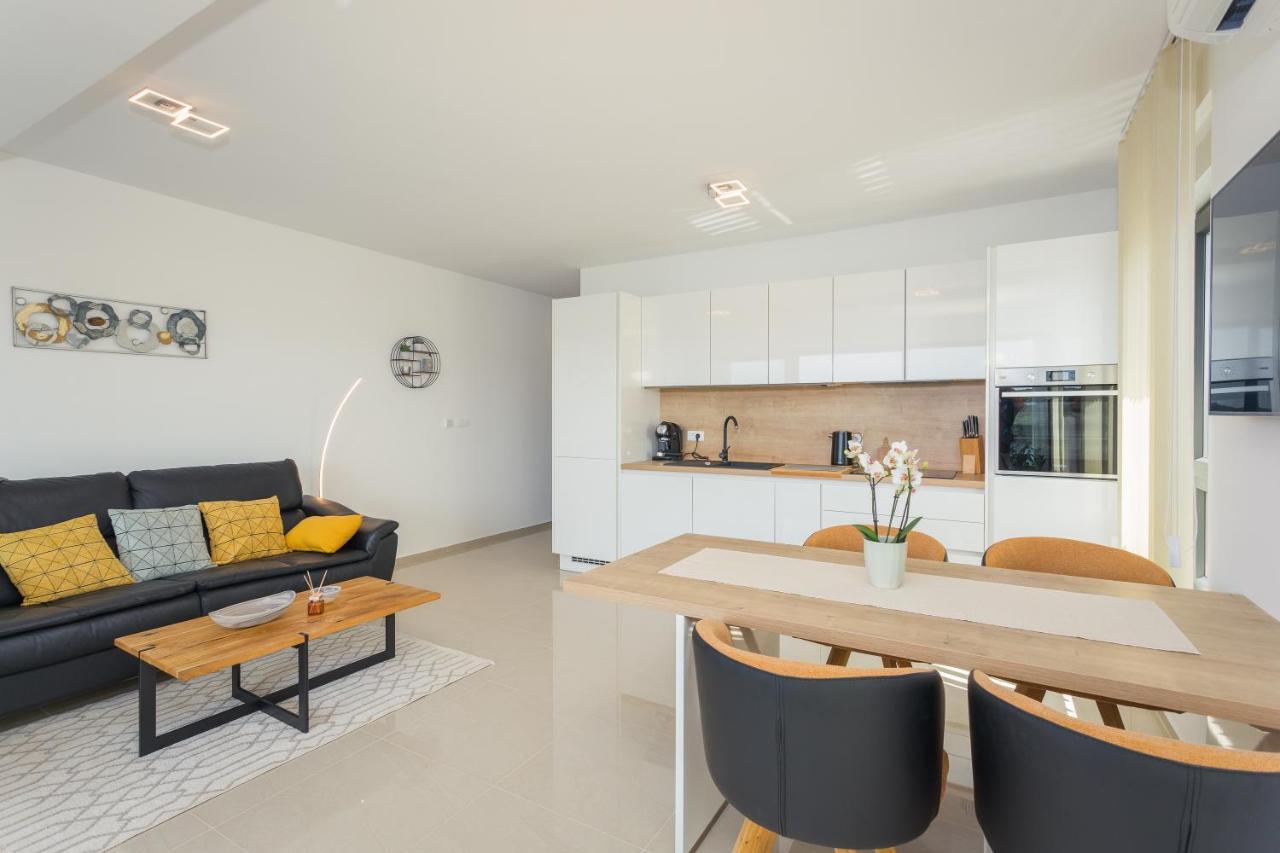 Luton Apartment Banjole Exterior foto