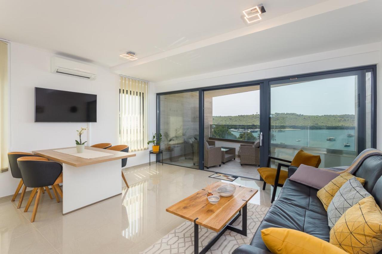 Luton Apartment Banjole Exterior foto