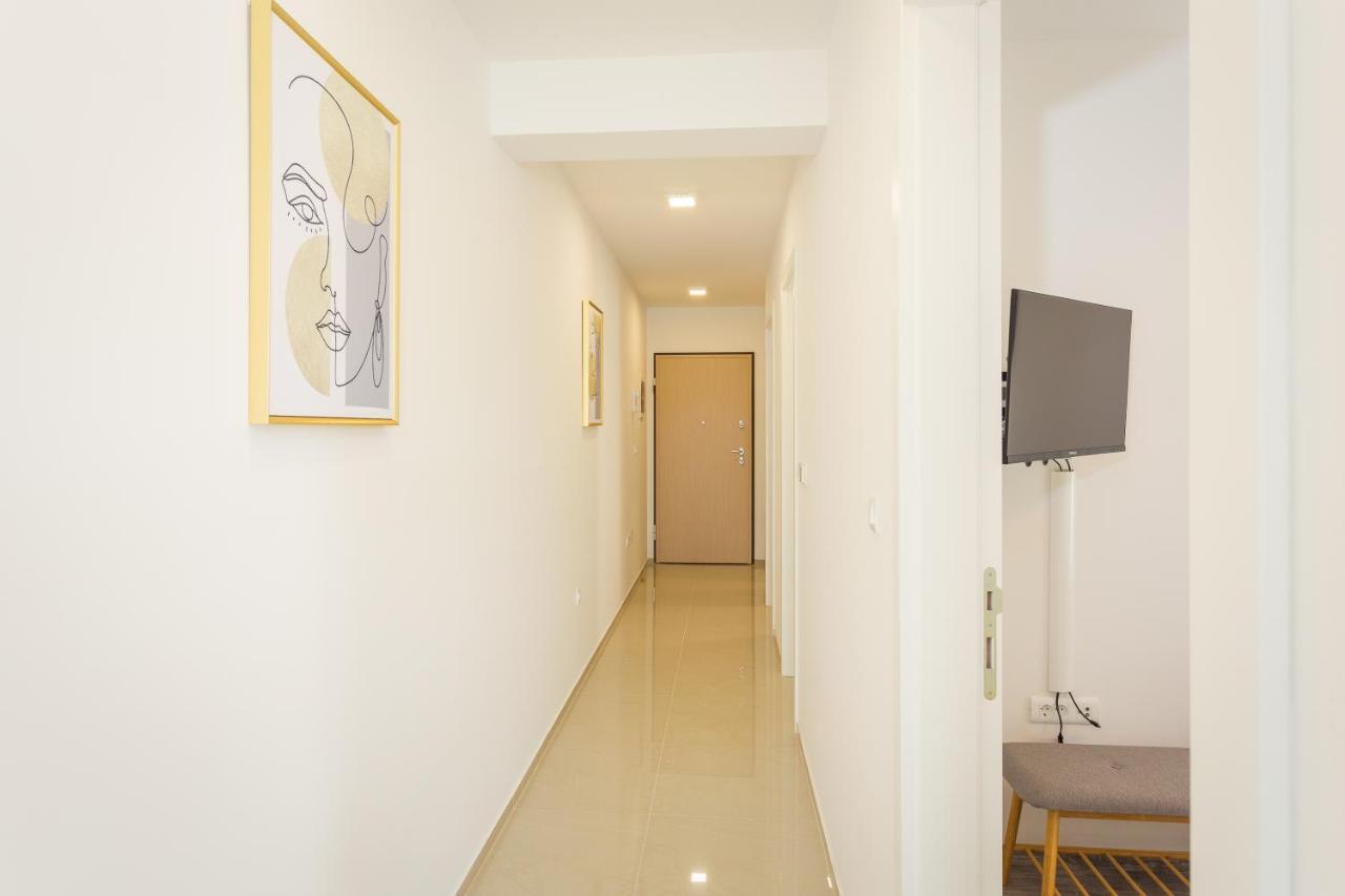 Luton Apartment Banjole Exterior foto